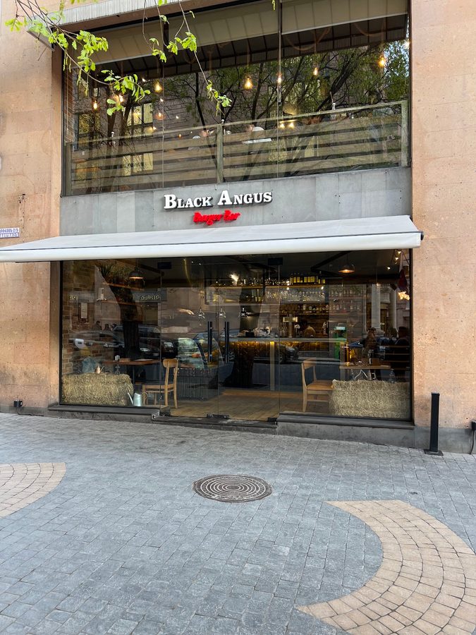 Black Angus — photo 1