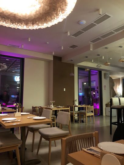 Luna Gastro Bar — photo 1