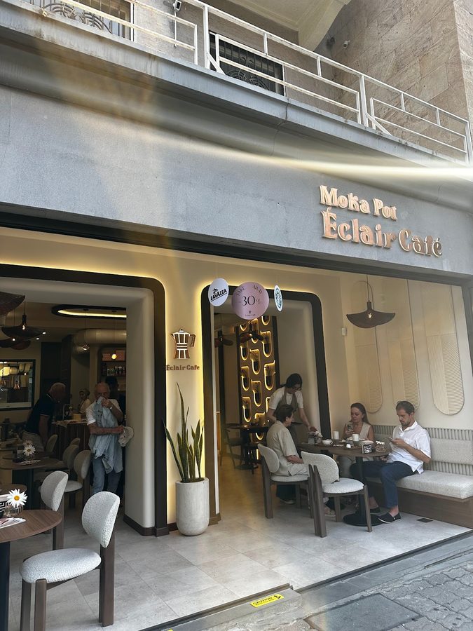 Moka Pot Eclair Cafe — photo 1