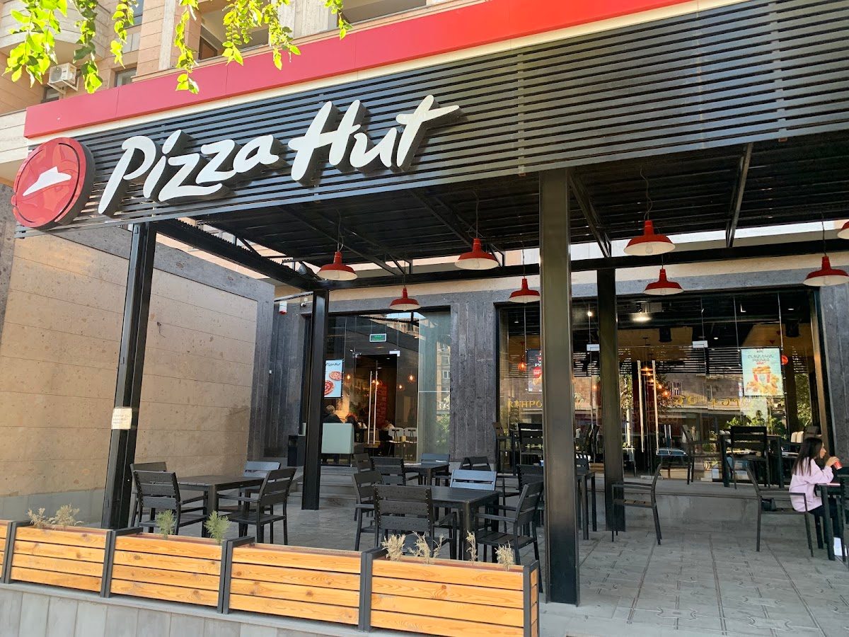 Pizza Hut — photo 1